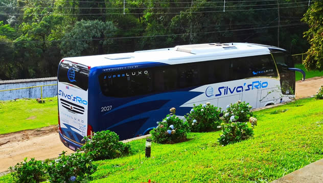 aluguel de ônibus semi-leito com banheiro