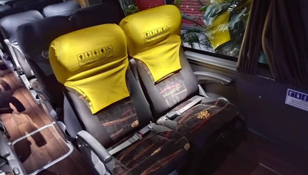aluguel de ônibus semi-leito com banheiro
